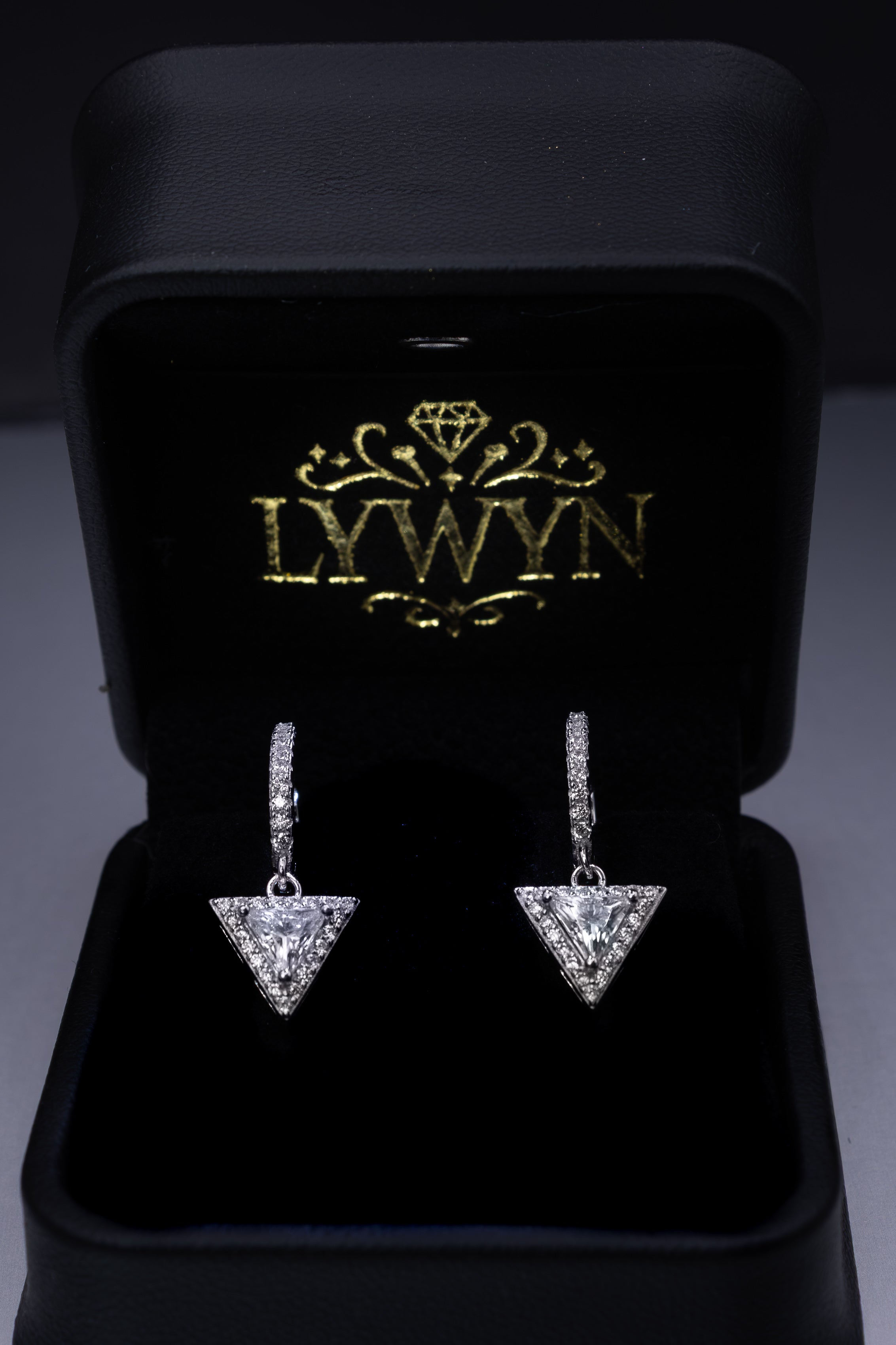 Genesis Vertex Huggie Drop